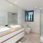 Apartment Luxury With 3 Bedrooms *