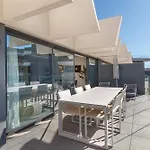 Luxury With 3 Bedrooms *