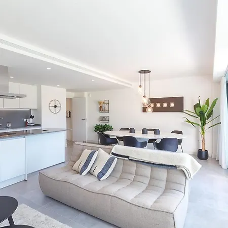 Апартаменты Luxury With 3 Bedrooms