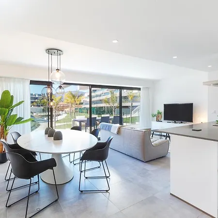 Luxury With 3 Bedrooms Appartement