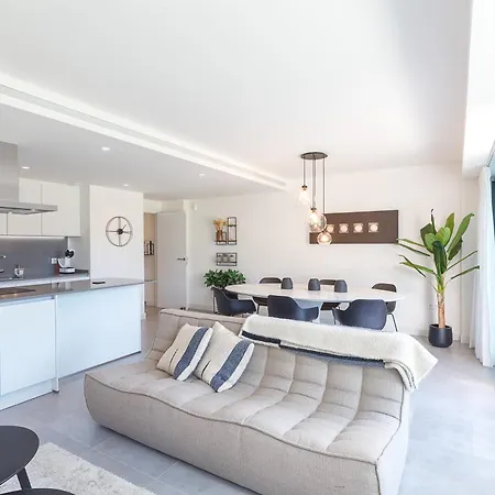 Apartment Luxury With 3 Bedrooms Estepona
