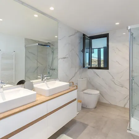 דירה Luxury With 3 Bedrooms *