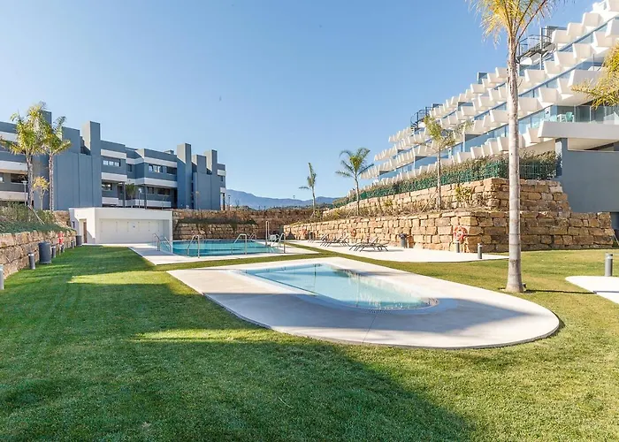 Luxury With 3 Bedrooms Appartement *