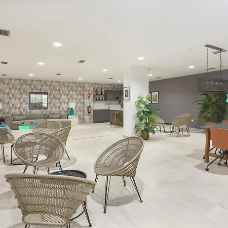 Lägenhet Luxury With 3 Bedrooms