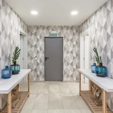 Luxury With 3 Bedrooms Estepona