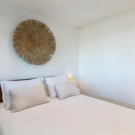 Lägenhet Luxury With 3 Bedrooms *