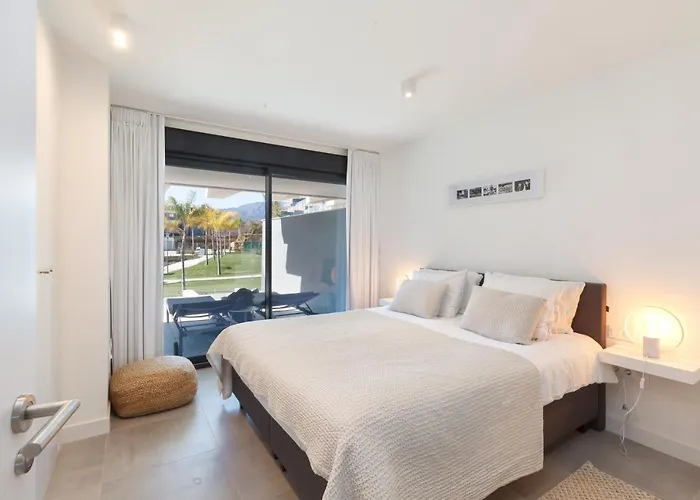 Luxury With 3 Bedrooms Estepona