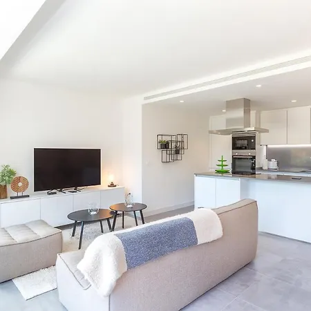 Apartment Luxury With 3 Bedrooms *