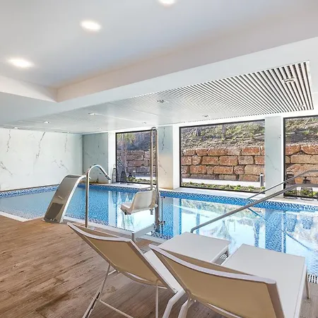 Luxury With 3 Bedrooms